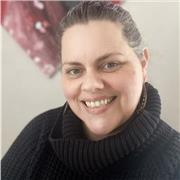 I am an dynamic teacher, proactive and love preparing classes for the students as their own personalities requires different examples and methodology.  I love teaching from kids to adults . I believe that each one has its own way of learning. I love diver